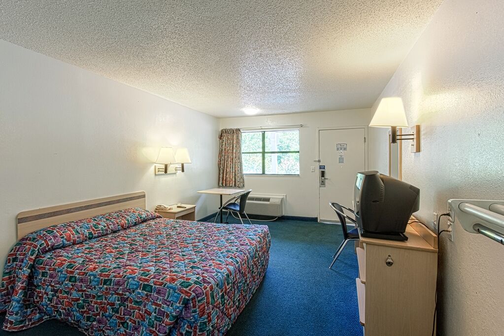 Motel 6 Chattanooga East Room photo