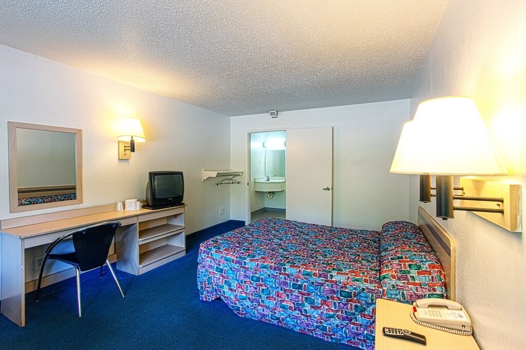 Motel 6 Chattanooga East Room photo